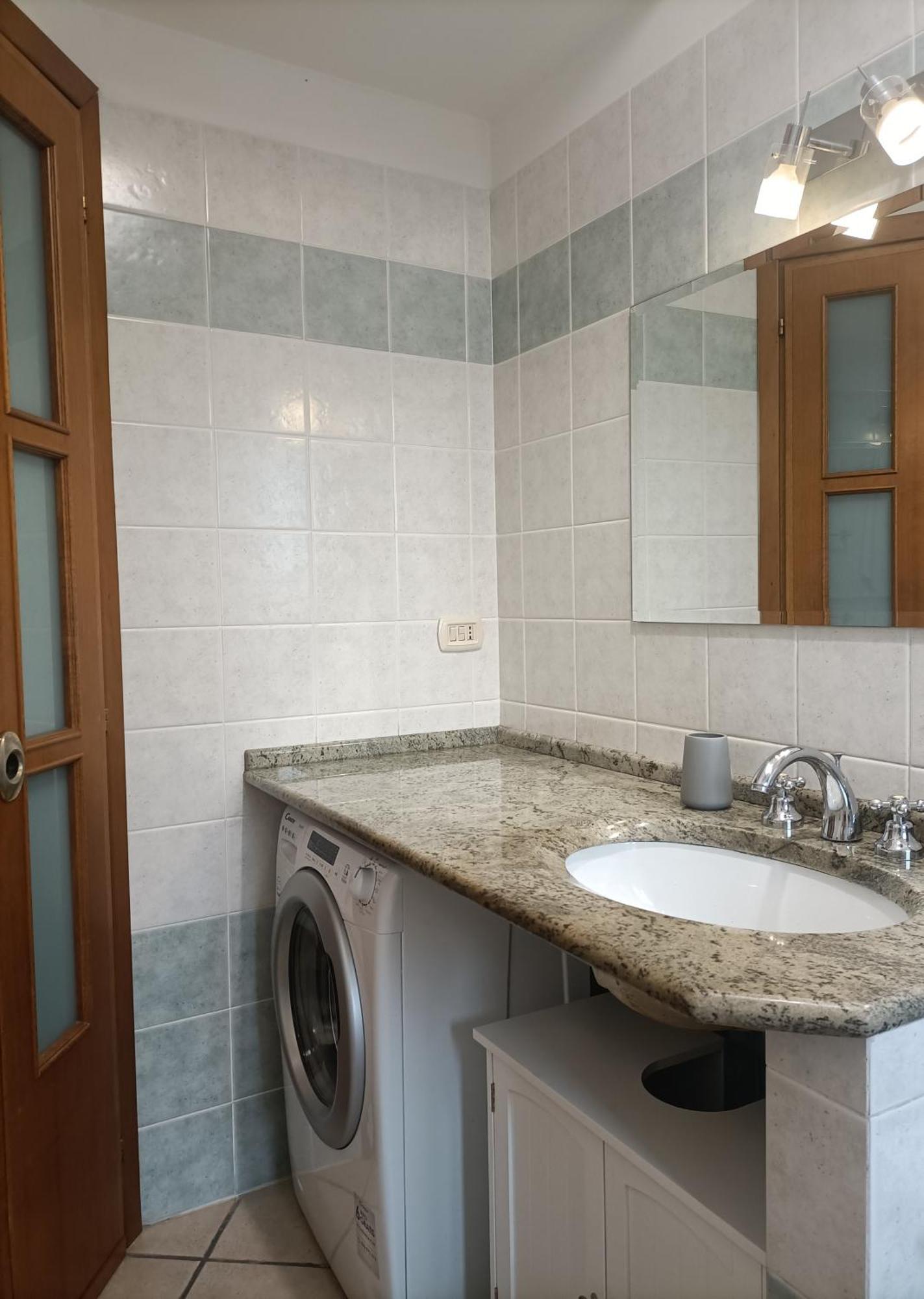 Bright Port View Apartment- Free Parking كالياري المظهر الخارجي الصورة